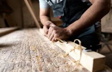 Ofiary stolarza - w zaliczkach dostał fortunę