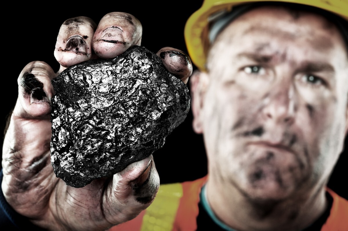 5 lat płatnego urlopu i 170 tys. zł odprawy. Teraz podpis prezydenta