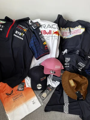 GeXyt - Bilety na Hungaro 25 już kupione, nowy merch właśnie doszedł z F1 Store. Stat...