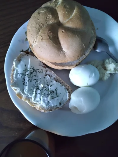 smutnypieselek - Moja mamka  mi zrobiła jedzonko .....

#przegryw #sniadanie #jedzeni...