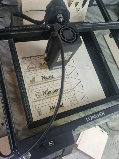 Clickbaito - Wycinam sobie laserem

#hobby
#laser
#grawerowanie
#wycinanielaserowe
#r...