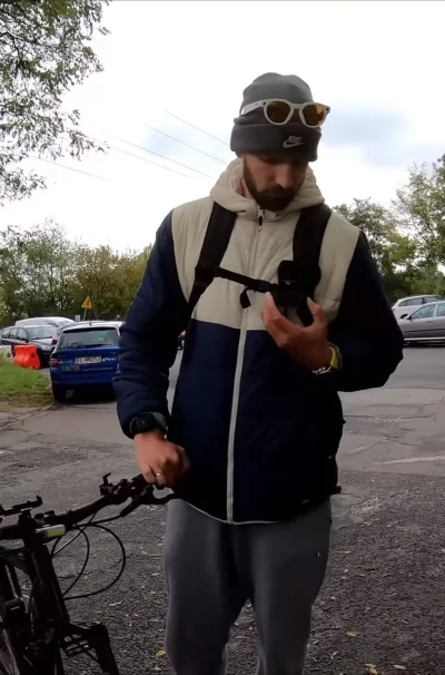 Matagombao69 - Gosc wyglada jak ten pajac z icy tower i chce zeby go ktos bral na pow...