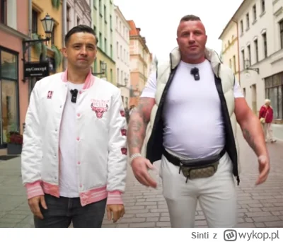 Sinti - w Polsce multi kulti już na całego, zółtek spaceruje z czerwonoskórym środkie...