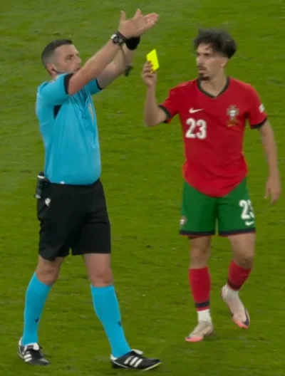 monox12 - @mainleblanc: Jeszcze nie będzie kozaczył, bo dostał żółtą kartke