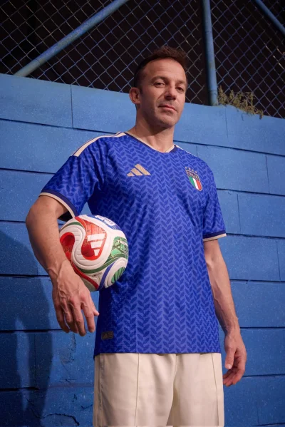 Minieri - Trzeba wygrać 9:0 żeby awansować to ściągają posiłki na rzuty wolne  
#mecz