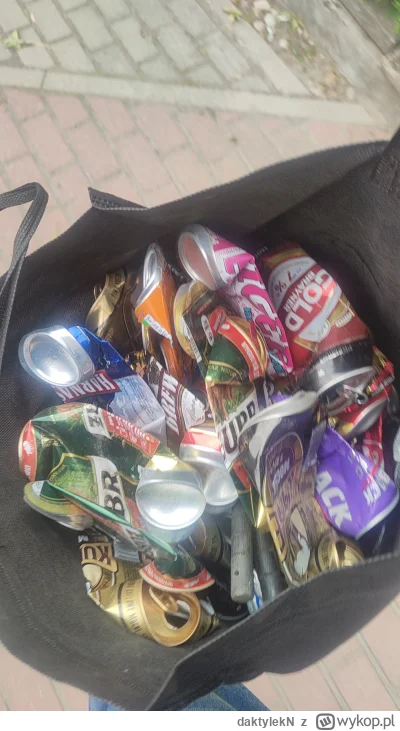 daktylekN - graty na złomie sprzedałem grzejnik elektryczny bojler kłódki skrzynkę na...