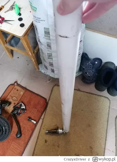 CrazyxDriver - Niestety nie szło. W końcu wziąłem klucz 24 wbiłem w rurkę od starego ...