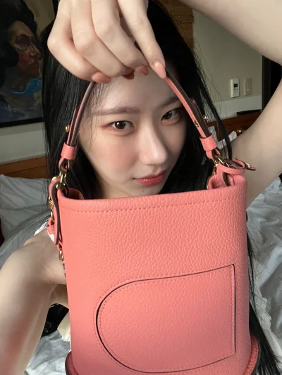 Tsuoiden - #koreanka #chaeryeong #itzy
(｡◕‿‿◕｡)