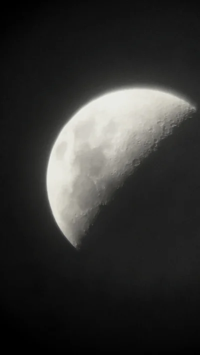 DaiaGi - Pierwsza moja fotka księżyca wykonana teleskopem za chyba 300/400 zł kilka l...