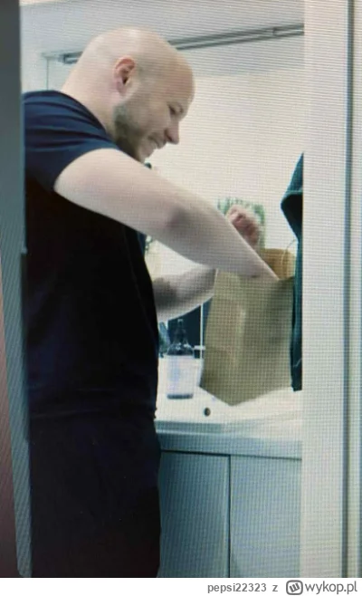 pepsi22323 - Awokado zadowolony podczas ewakuacji ze udalo mu sie p-------c malzonke....