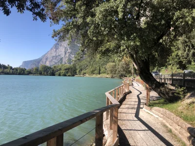 ChlopoRobotnik2137 - A tu już jeziorko tytułowe , bardzo ładne