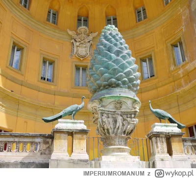 IMPERIUMROMANUM - Wielka szyszka pinii w Rzymie

W niszy ściany Watykanu znajduje się...