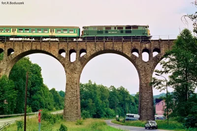 greenvblue86 - @Chinaski: Dokładnie, Wiadukt w Lewinie Kłodzkim. Robi wrażenie
Foto  ...