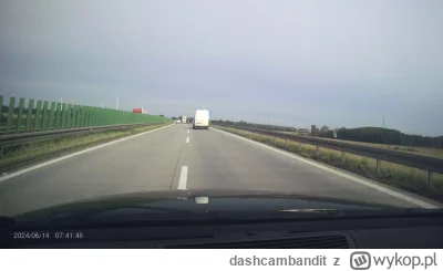 dashcambandit - @Cinos: wcześnie? Prędkość 110 km/h, odstęp trzy kreski czyli 36 metr...