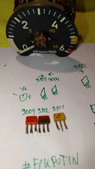d.....l - Hejka Mirki elektroniki. Naprawiam taki o radziecki  obrotomierz/voltomierz...
