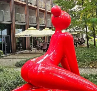 koniolizator - Ale #d00psko #sralnik #sarajewo
Warte z 300 koła co najmniej