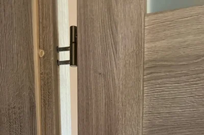 adrianoX - Jak to naprawić? Pierwszy raz taką akcje mam że to wypada z futryny xD Led...