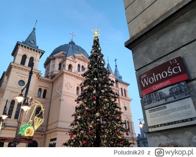 Poludnik20 - Miejska choinka w Łodzi (2024/2025)

Zdjęcie zrobiłem 17 stycznia, dedyk...