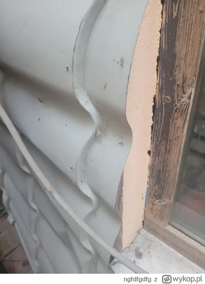 ngfdfgdfg - Jak powinienem dobrać podstawę kominka wentylacyjnego do tej blacho dachó...