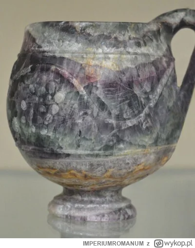 IMPERIUMROMANUM - Rzymski puchar z fluorytu

Rzymski puchar z fluorytu. Obiekt obecni...