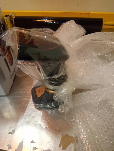 guslarzzgor - Tutaj zdjęcia jaki mi InPost wysłał jak pisali, że jest paczka uszkodzo...