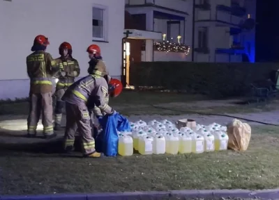 jatutylkonamoment - Policjanci i strażacy w Kielcach zabezpieczyli 40 latka, którego ...