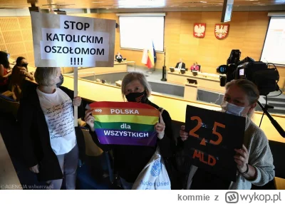 kommie - Jaka mądra kobieta chce zostać w Ciemnogrodzie?