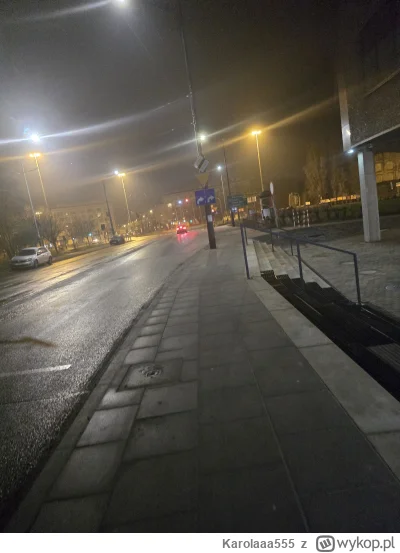 Karolaaa555 - Lubię se połazić po nocach. Zawsze jakoś bawi mnie, że w środku dnia to...