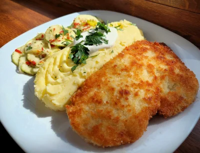 arinkao - Plastrami z cukinii, ziemniaczki, kotlet w panko i spucha na kartofelkach m...