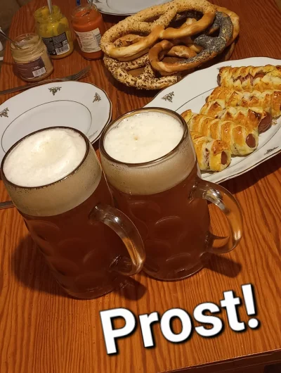 red7000 - Ja: Różowa, dawaj na Oktoberfest.
Różowa: Mamy Oktoberfest w domu.

#Oktobe...