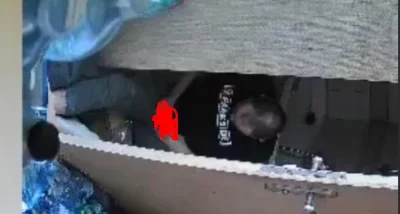 czillaut - #danielmagical 
badz w kiblu
szczyj do butelki