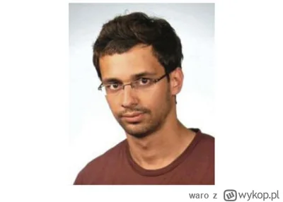 waro - >- Obaj wyglądają jak p------e plastusie, którzy nigdy nie trzymali nawet za r...