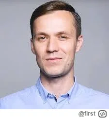 first - Szef z tv gry (Paweł Stolarski) na boisku.

#mecz