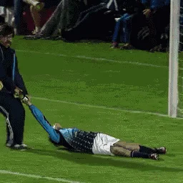 Lyonnais - Tobiasz doprowadzany na konkurs jedenastek #mecz