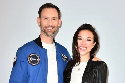 rodszyld - Za każdym sukcesem mężczyzny stoi kobieta.
Stoi i p------i

SPOILER
#dowci...