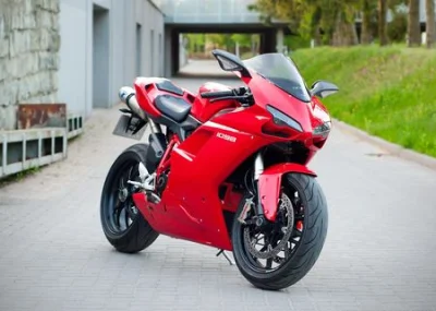 johnymielony69 - Czołem motomaniacy, znajdzie się tu jakiś posiadacz Ducati 1098/1198...