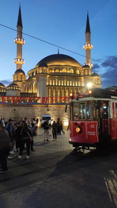 SamuraiJack_ - Stambuł wieczorową porą 

#podrozujzwykopem