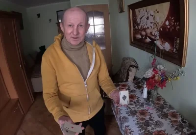 Ksemidesdelos - Czarna przegrywa, czerwona wygrywa 
Każdy szczęściu dopomoże, każdy d...