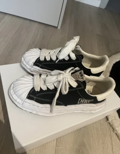 s.....i - ale fajne butki za 2,5k