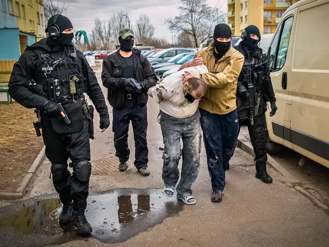 BELM0ND0 - #limanowa #policja
Nie żyją 2 osoby, sprawca na wolności,  no nikomu do śm...