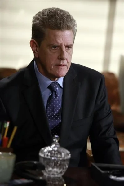 ArmandoDiAlonso - @okoboji: Sam McMurray - dobry aktor :)