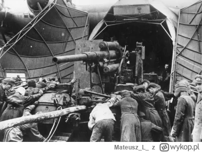 MateuszL - Drugie zdjęcie Me 323, załadunek armaty 8,8 Flak 38, front wschodni.
#nocn...