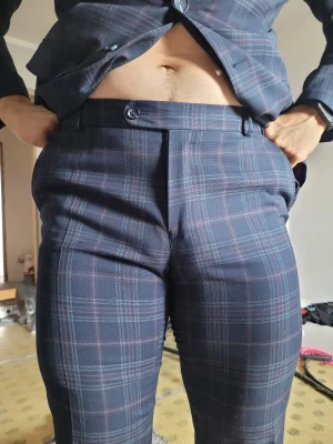 klefonafide - Te spodnie powinny tak leżeć?

#modameska #kiciochpyta #mikrokoksy