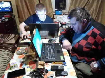 ufoLatajace - Moderatorzy wykopu sprawdzają stan serwerów przed wielkim seansem 
#har...