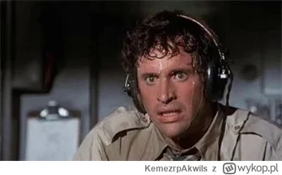 KemezrpAkwils - #lemans chłop obsługujący dźwięk na podium szukający na szybko na YT ...