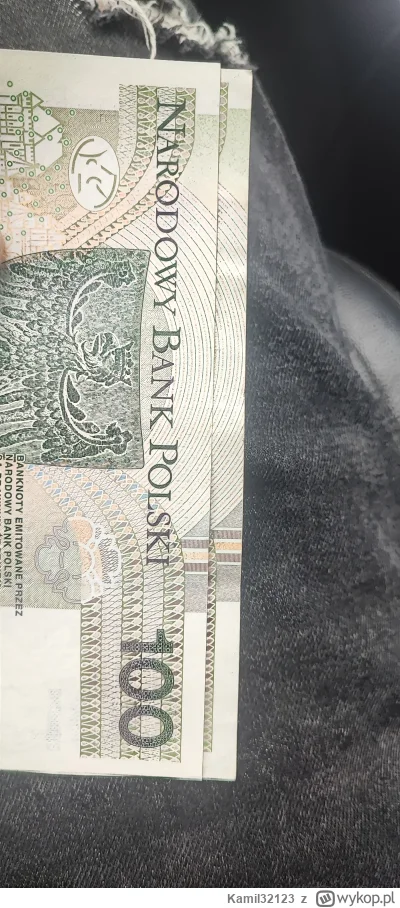 K.....3 - #pieniadze #nbp  
jak to jest możliwe, że te dwa banknoty nie są identyczne...