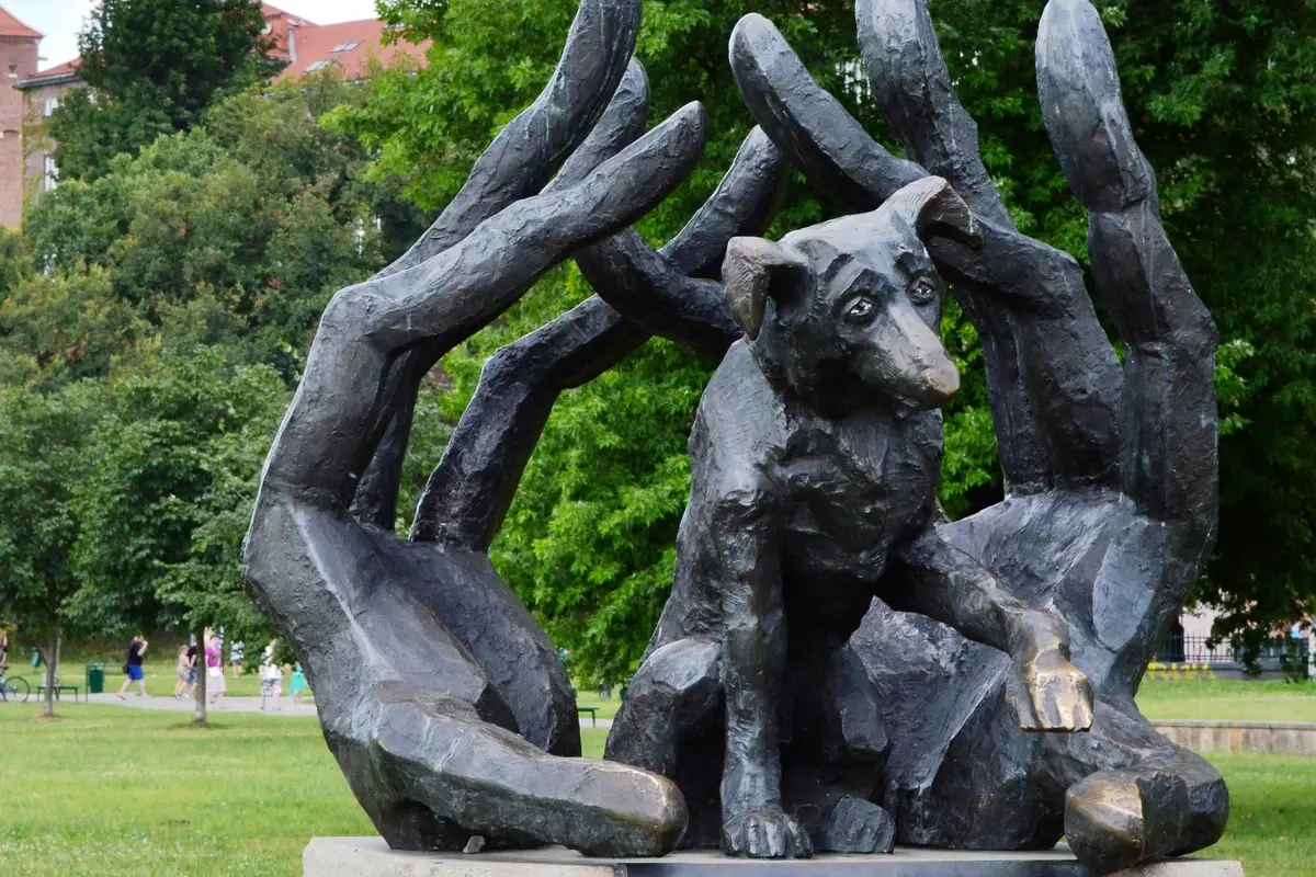 Casuel - @o__0: ten piesek ma pomnik. Ale takich sytuacji sa setki..

https://www.nat...