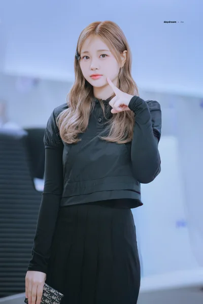 XKHYCCB2dX - #koreanka #jihan #weeekly