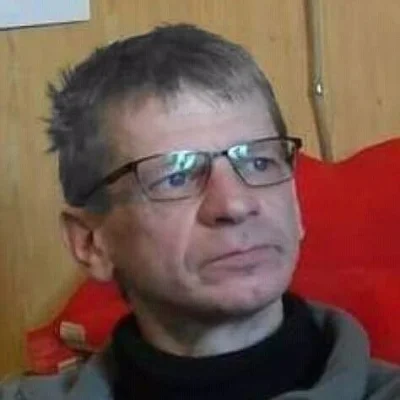 BlackenedBlue - #przegryw ktoś wymienia struny czysty przejrzysty dźwięk 

ja wymieni...