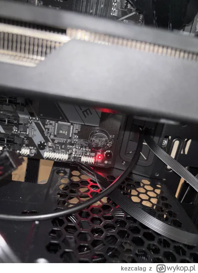 kezcalag - @kezcalag: po zrobie Q flash świeci się dram ale na razie żadne kości nie ...